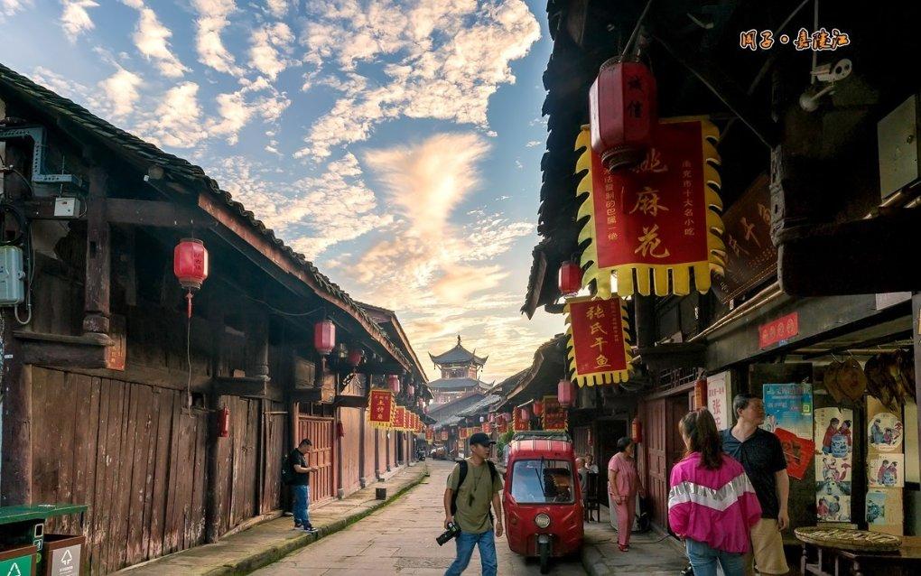 为拼业绩战酒局，男子购买“护肝片” 吃了两个月后被诊断为药物性肝损伤